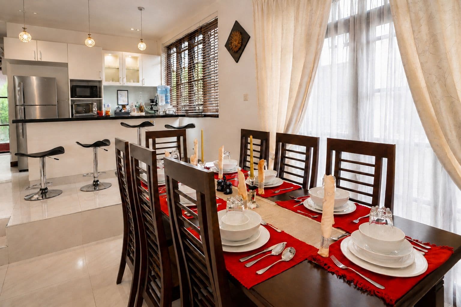 Kitchen and breakfast bar